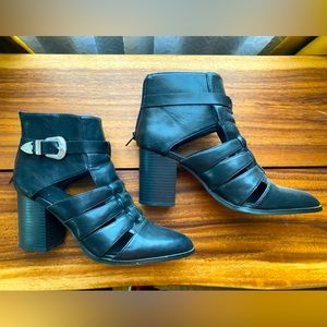 Heeled western boots size 9